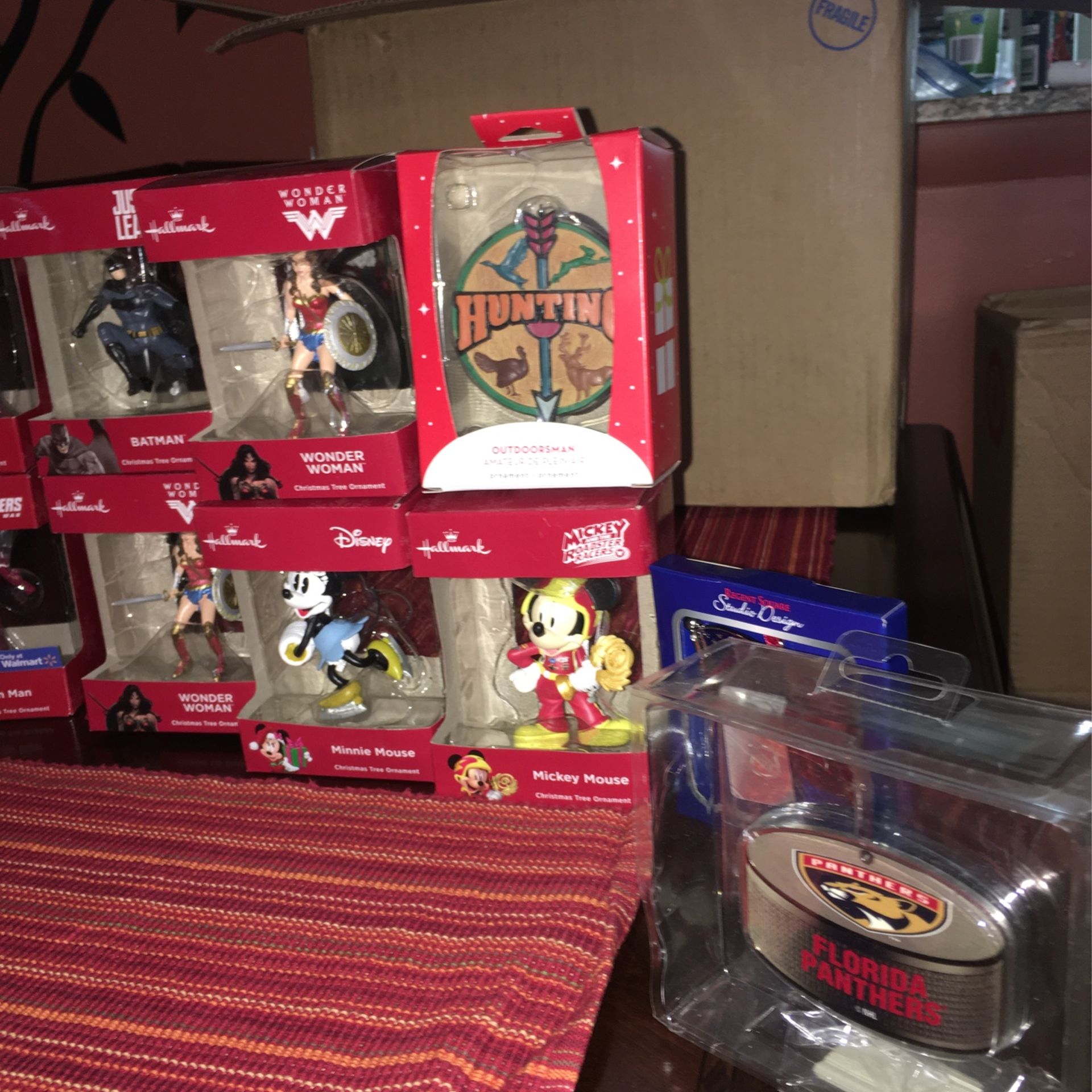 !Assorted Christmas ornaments pick the ones you like