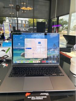 MacBook Air 13” M1 Chip 16GB Ram 256SSD! 90 Day warranty! We offer financing.