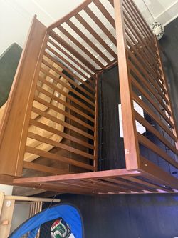 Davinci crib convertible 4 in 1