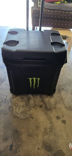 Monster Igloo Heavy Duty Cooler 62 Quarts Great Condtion