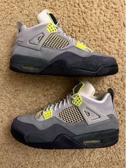 Size 9.5 (Pre owned, no box) - Air Jordan 4 retro SE neon 95