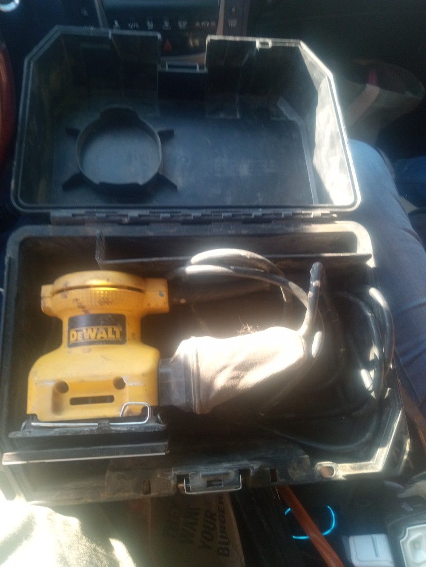 DeWalt Sander 