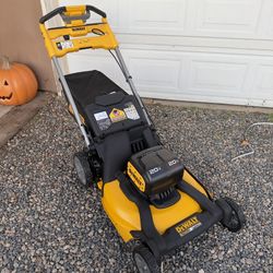 Dewalt 20v XR Brushless 21 in. Self Propelled Lawn Mower (Tool Only)