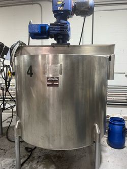 300 gallons tank