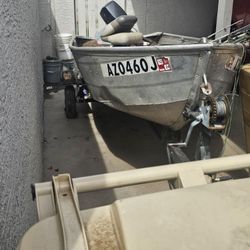 12 Foot Boat Needs Love 
