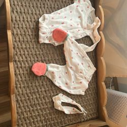 Over 15 Pieces Of Newborn Girls Clothing 