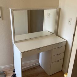 Vanity table with mirror
