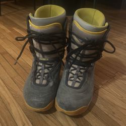 Men’s Size 12 Snowboard Boots 