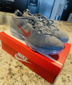 Men’s Size 10.5 Nike Air VaporMax 