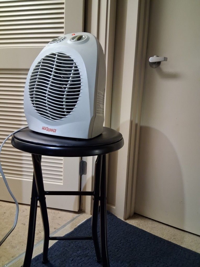 Heater 🔥 1500.Watt Heat 🥵 Runner 🏃‍♀️ 😋 👌 3  Functions: Cooling Exhaust fan /  HOT Heat 🥵 🔥🥵 🥵Hotter!  HEAT 🥵 🔥 ☀️ 