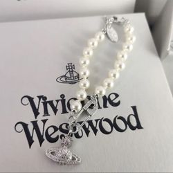 Vivviene Westwood Pearl Bracelet 