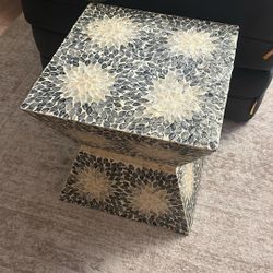 Side Table - Made With Real Shells - From Phillippnes