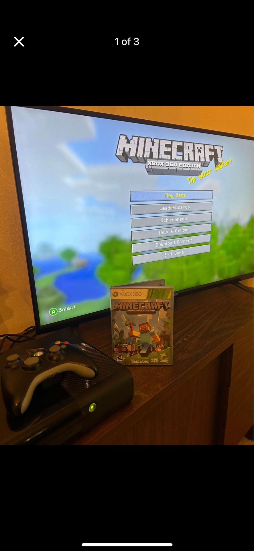 Xbox 360E - 2 Controllers - Minecraft - Great condition