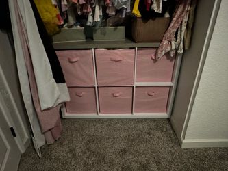 Cube storage  white and gray top