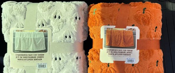 VIRAL TIK TOK COSTCO FAUX FUR HALLOWEEN FALL THROW