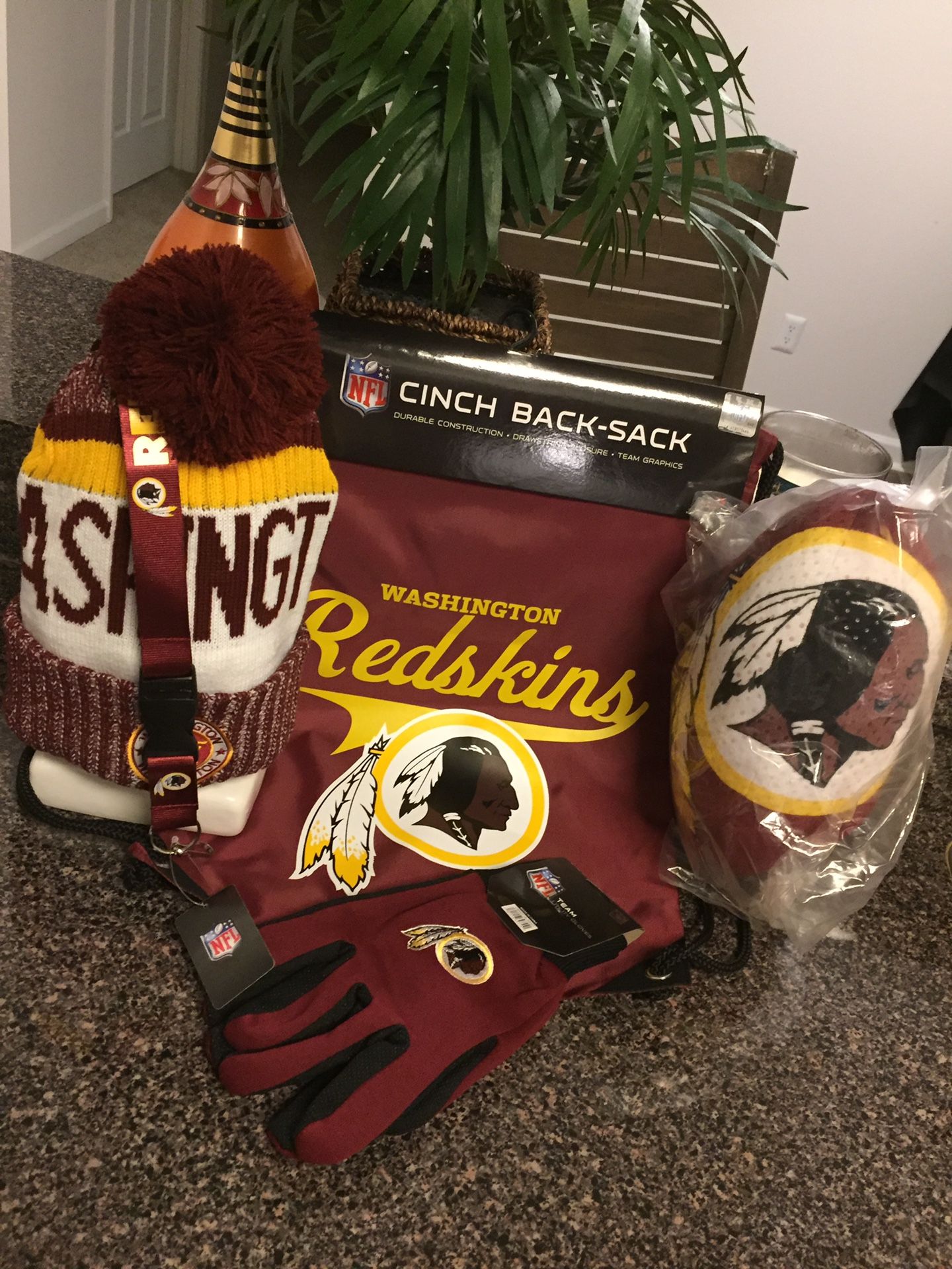 WASHINGTON REDSKINS NFL OFFICIALLY LICENSED Unisex Sports Draw String Carry Bag