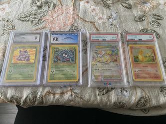 POKÉMON CARDS