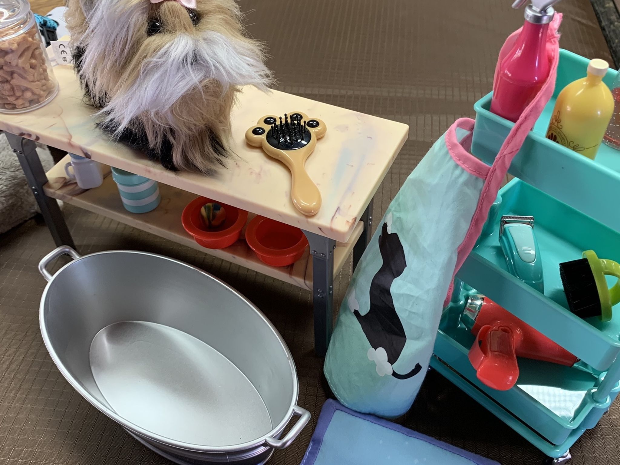 American GirlPup With Grooming Table And Many Accessories