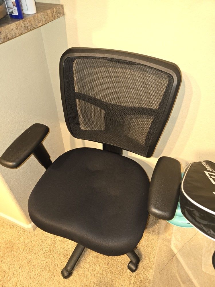 Black Mesh Office Chair
