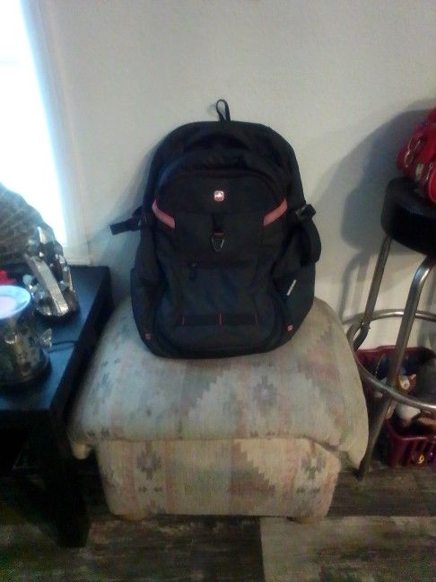 Swiss Army Pack Pac.    Swiss Gear .