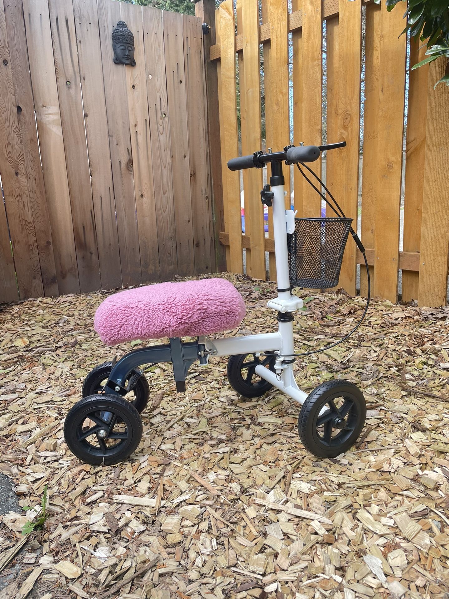 Knee Scooter, Knee Walker: with basket & padded seat