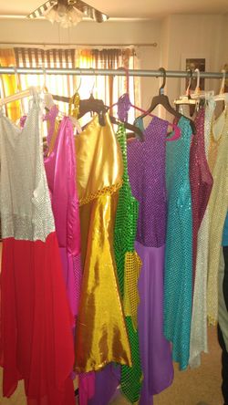 Praise top to go over your worship dresse & fans