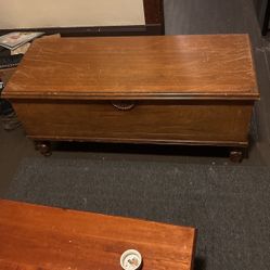 Ed Roos Co. Antique Cedar Chest Great Condition 