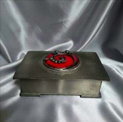 Original hand-hammered pewter box   Russian-American Metalsmith Serge Nekrassoff