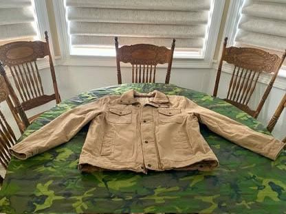 Levi’s trucker jacket