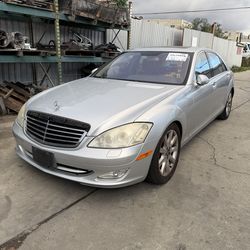 Parting Out! 2007 Mercedes S550 For Parts!