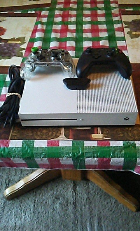 Xbox One S,with two controllers,and controller mic plug in