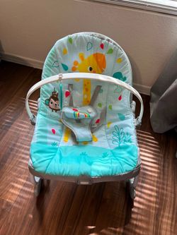 Baby Bouncer Seat – Excellent Condition  Price: 20$  Description: Gently used baby bouncer in excellent condition. Clean and fully functional with a s