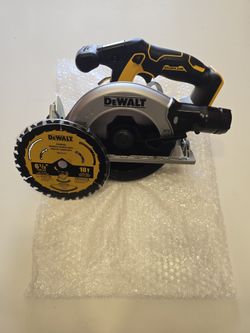 DeWalt 20v XR Brushless 6-1/2 Circular saw (Tool only)