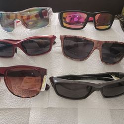 Sunglasses/ Glasses 