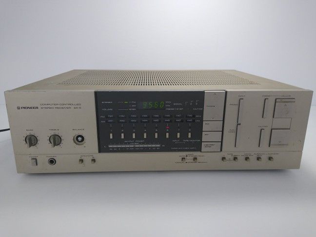 Pioneer SX-6 AM/FM Stereo Receiver 230 Watts Computer Controlled Vintage