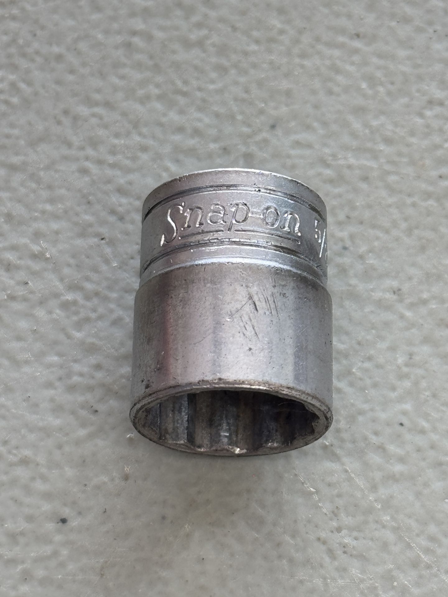 Snap-on F201 3/8" Drive 12-Point SAE 5/8" Shallow Socket USA. 1966 date code