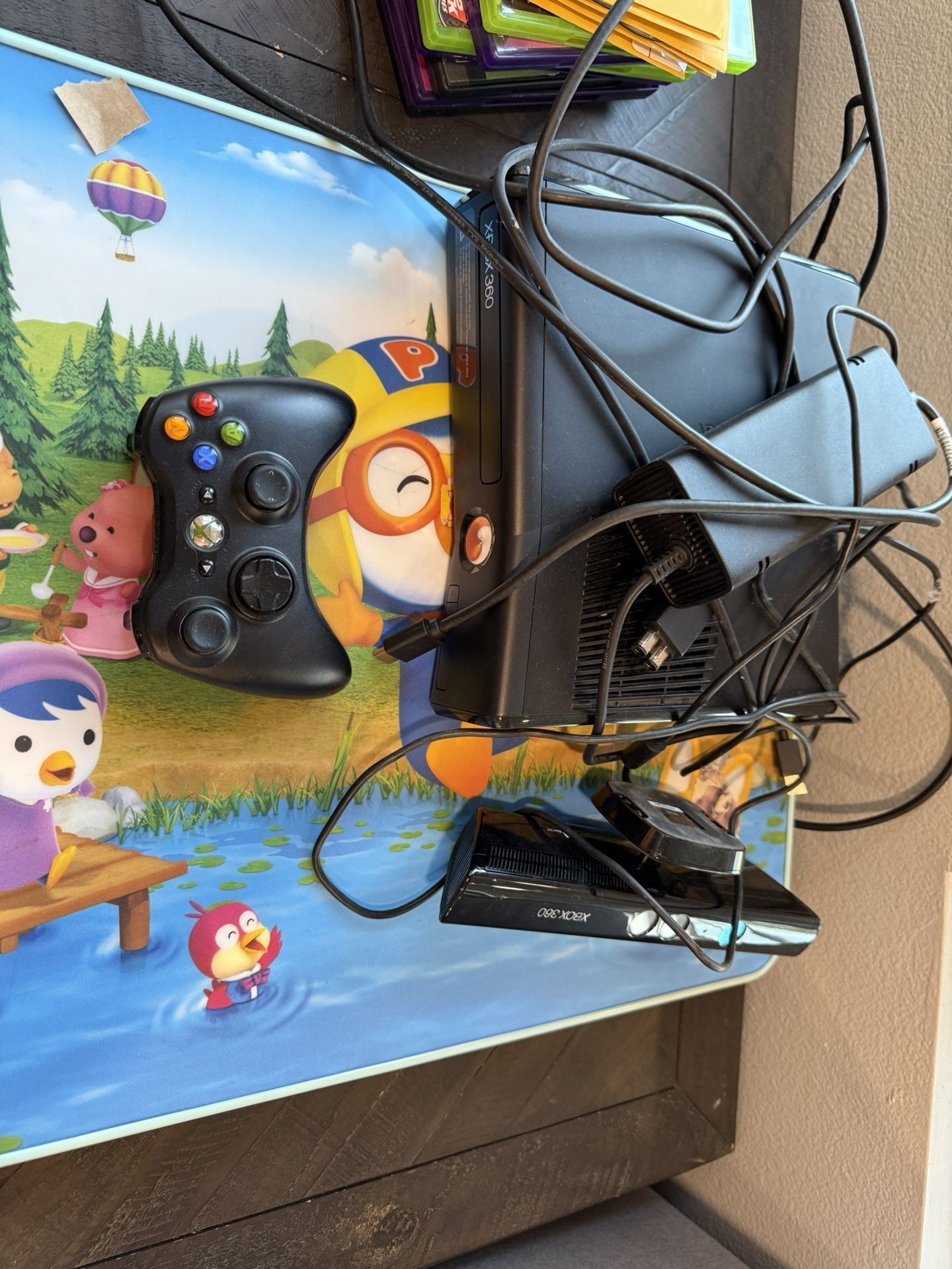 XBOX 360 w/ Kinect & 16 Games