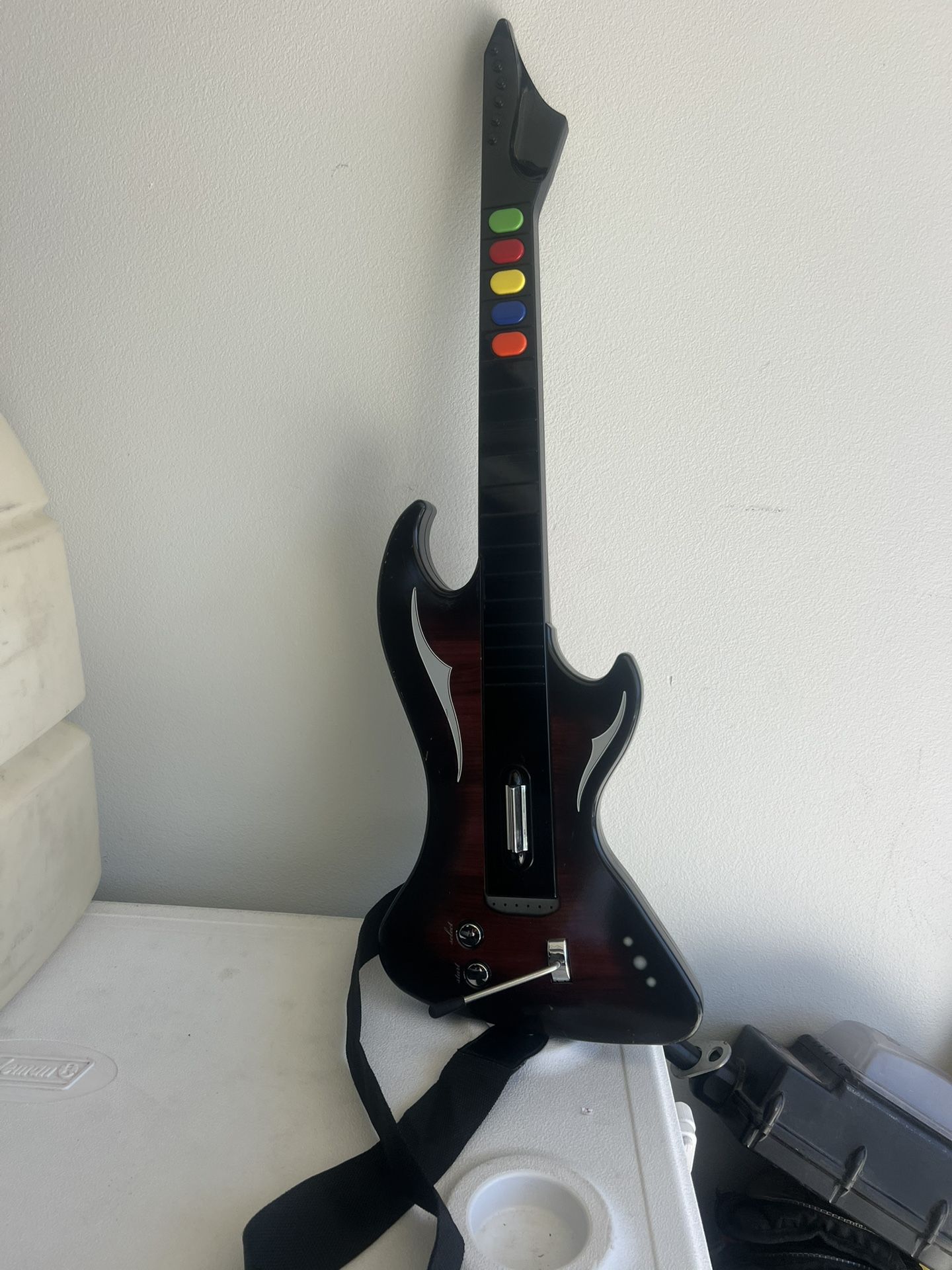 Psyclone Essentials Kingmaker Wireless Guitar PlayStation 2