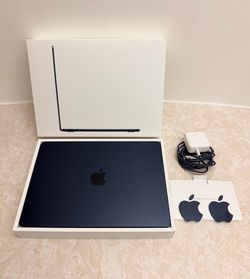 MacBook Air - 13.6 Inch M2 Chip