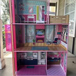 Barbie House And Accessories 