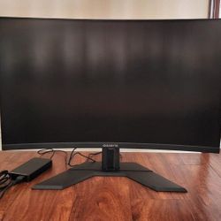 Gigabyte M32UC 32" 144Hz (160Hz OC) 4K UHD Curved VA LED Gaming Monitor