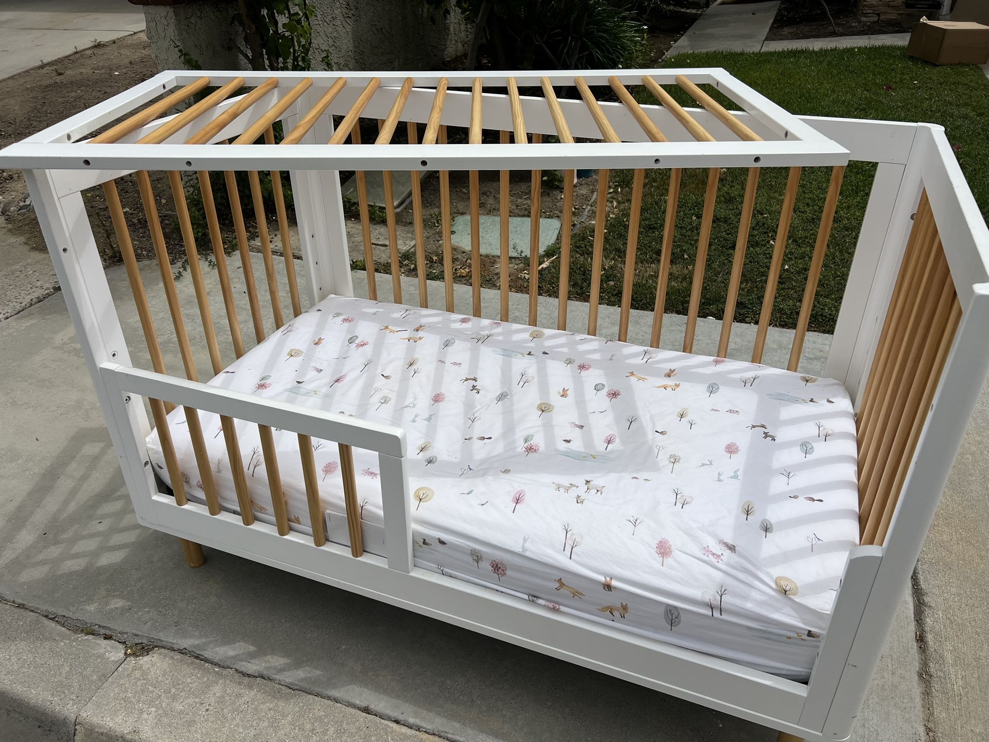 baby crib with Mattress