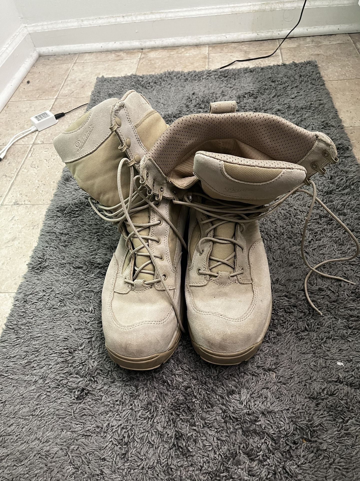 GREAT CONDITION WORK BOOTS 