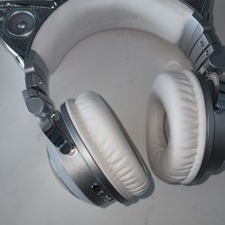 Headphone