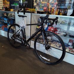 NEW 52CM FUJI SPORTIF 1.1 DISC PEARL BLACK ALUMINUM ENDURANCE 22 SPEED ROAD BIKE CARBON FORK SHIMANO 105