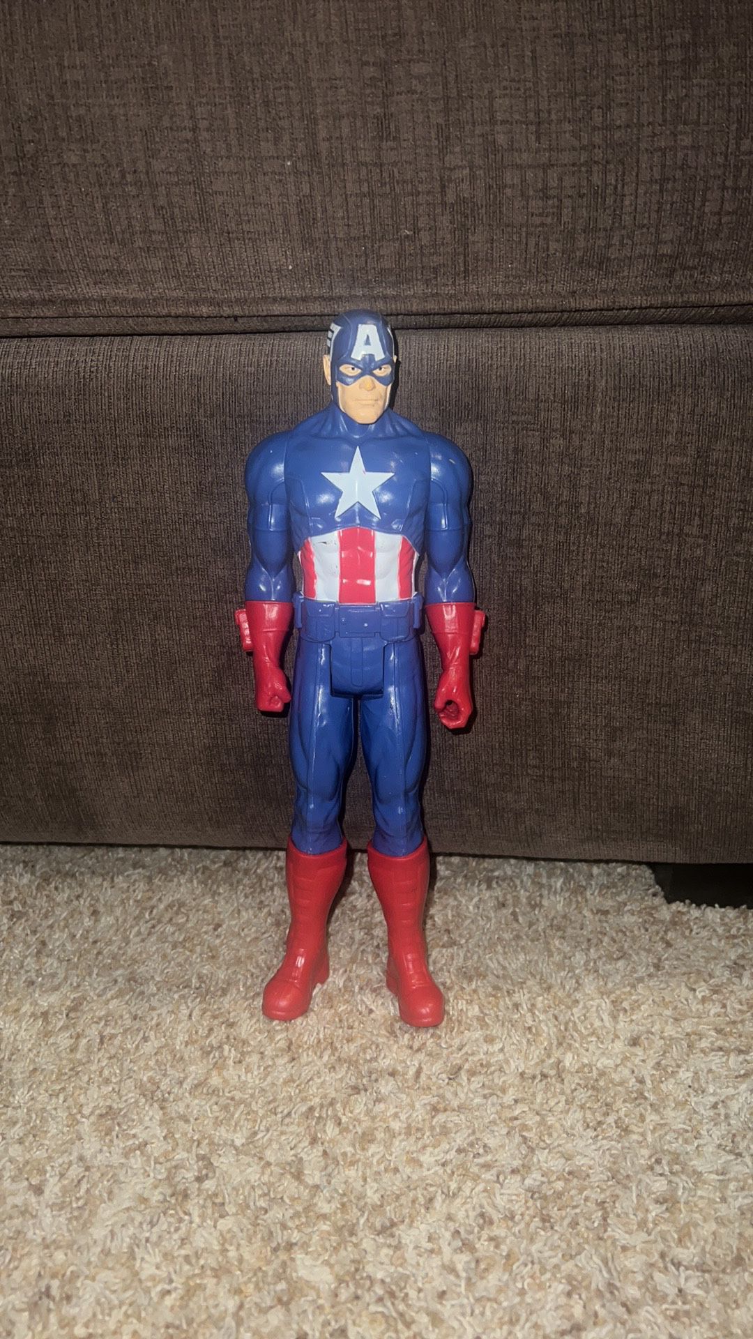 Hasbro Marvel Legends CAPTAIN AMERICA 12-inch Action Figure. Light scratches see pics 