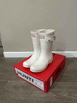 Brand New Hunter Original Short Rain Boots (Ivory) – Women’s Size 6