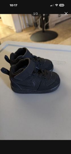 Baby nike shoe size 4c
