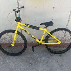 GT Pro Series 26in BMX bike