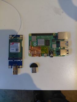 Raspberry Pi 4 B  w/ Wifi